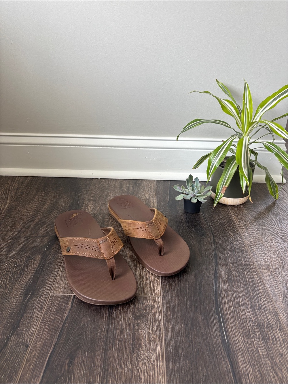 Reef Men’s Phantom Lux Flip Flops